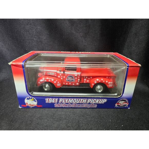 Motor Classic Sturgis 1941 Plymouth Pickup 1:24 Scale Diecast Replica 9-11 Car - Picture 10 of 10